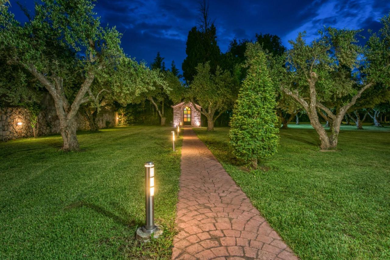 Astarte Villas - Istar Villa With Tennis Court Makhairádhon 외부 사진